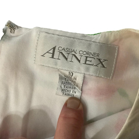 Casual Corner Floral Sleeveless Dress - Picture 4 of 8